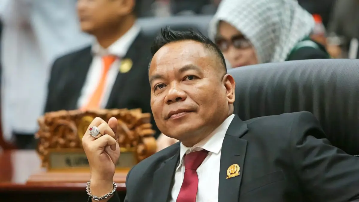 DUKUNGAN: Ketua Komisi A DPRD Surabaya, Yona Bagus Widyatmoko, mendukung rotasi camat dan lurah yang lamban memberikan pelayanan pada masyarakat. (IST/RADAR SURABAYA)