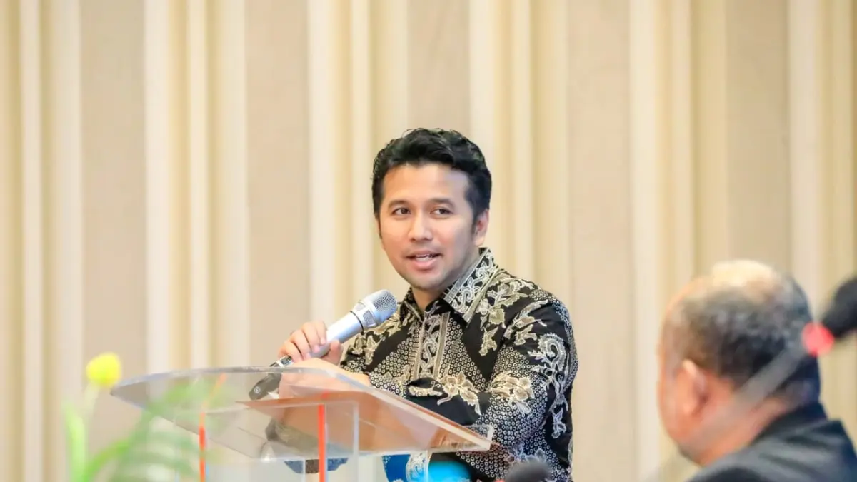 PENELITIAN: Wagub Jatim Emil saat menjadi pembicara di acara FGD bertajuk Pola Hidup Sehat dan Perilaku Konsumsi Masyarakat Jatim.(IST/RADAR SURABAYA)