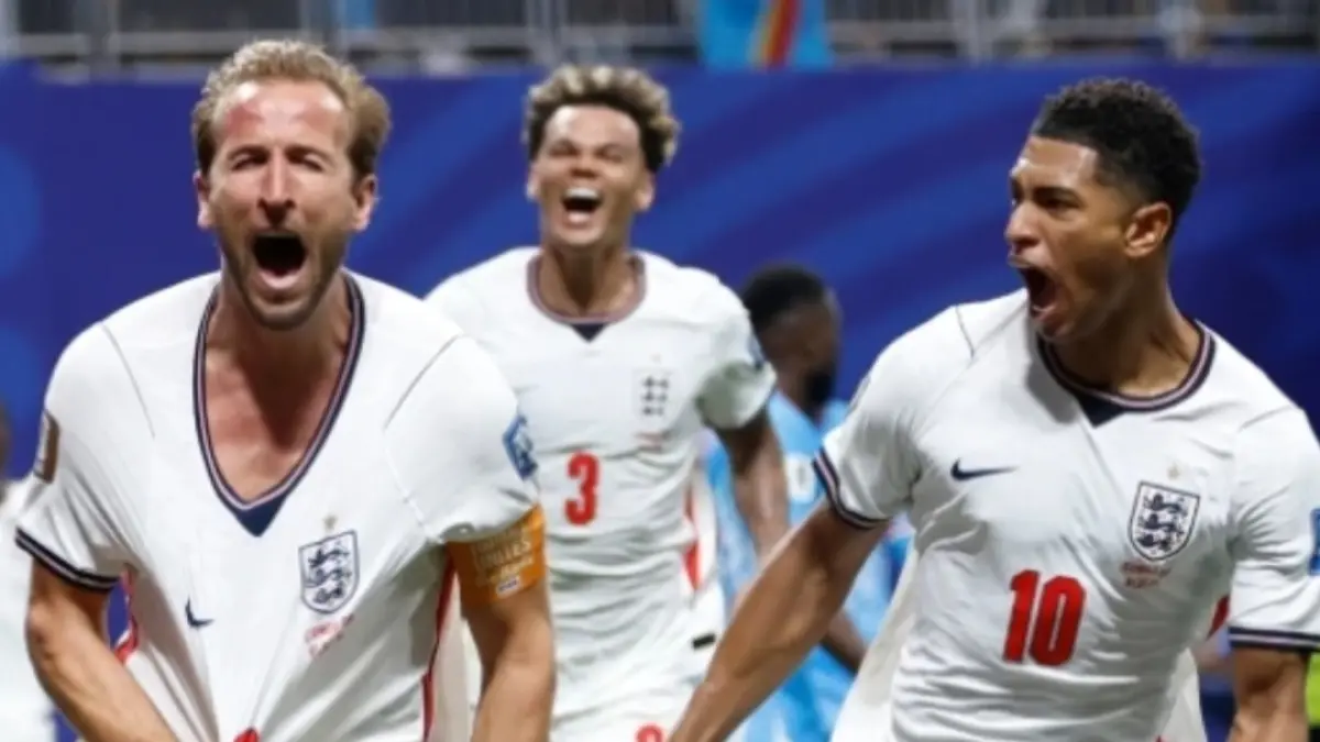 Harry Kane (kiri) jadi pahlawan kemenangan Inggris dengan dua golnya. (The Guardian/AP Photo/Butch Dill) 