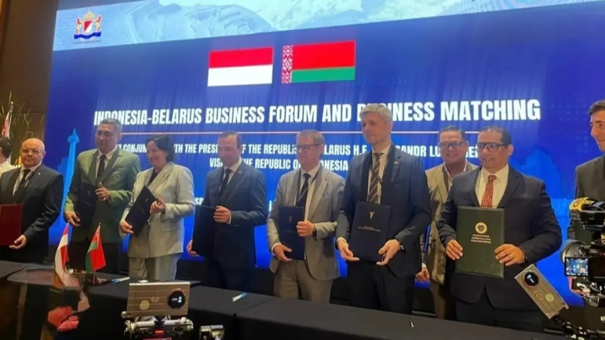 Indonesia Commodity & Derivatives Exchange (ICDX) atau Bursa Komoditi dan Derivatif Indonesia (BKDI) resmi menjalin kerja sama strategis dengan Belarus Universal Commodity Exchange (BUCE). (ICDX) 