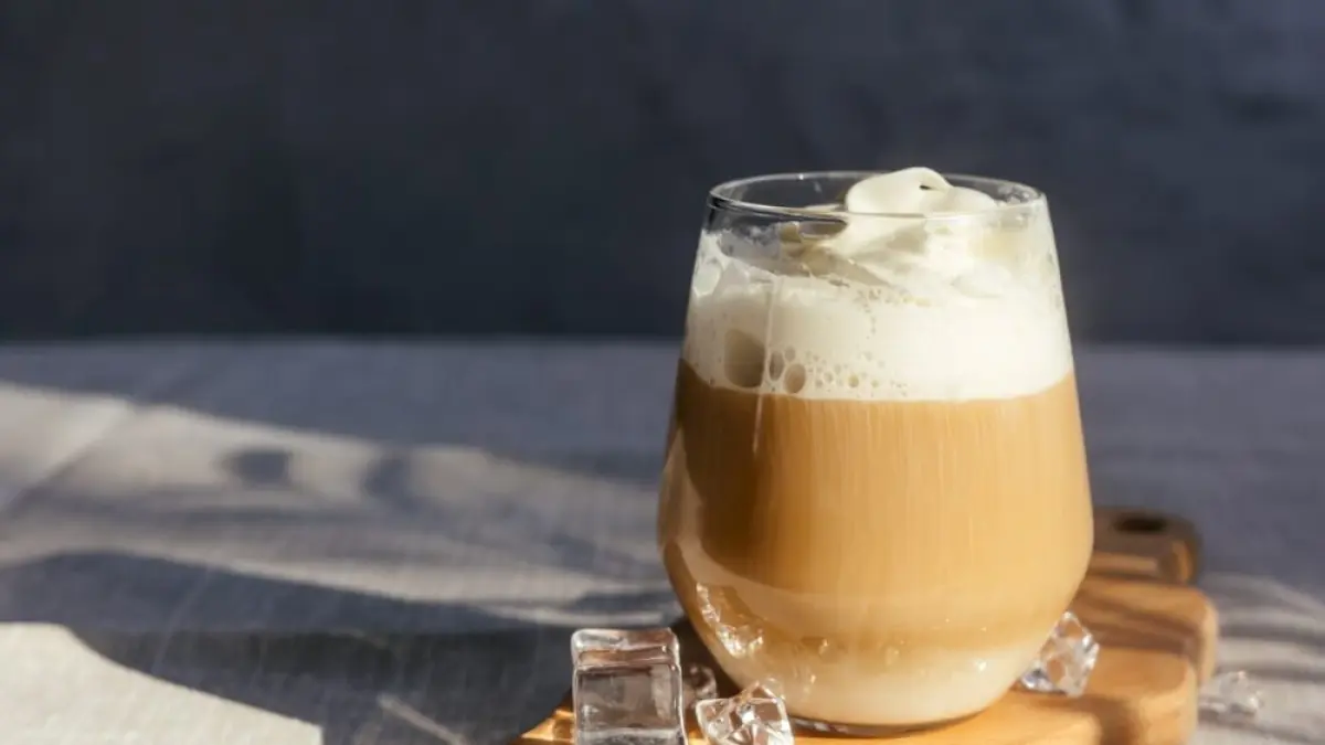 Es kopi susu menjadi minuman favorit Generasi Z karena dinilai lebih segar, praktis, dan memiliki banyak pilihan rasa. Foto: Ist.