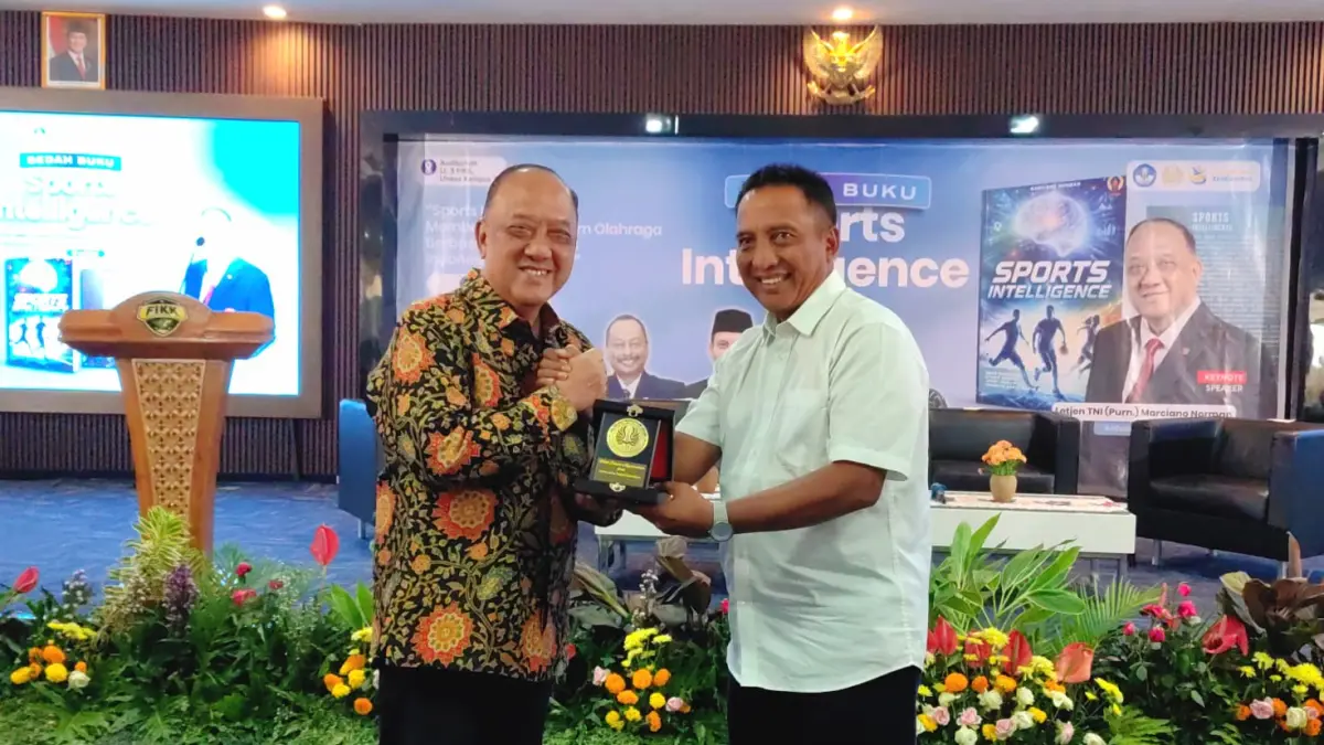 Ketua Umum KONI Pusat Norman Marciano (kiri) dan Rektor Unesa Prof Dr Nurhasan, M.Kes. (KONI Pusat) 