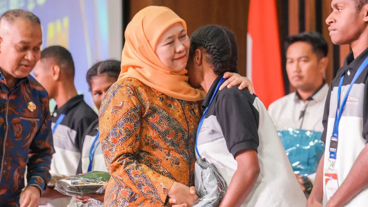 Gubernur Khofifah Terima 152 Siswa ADEM Papua, Tegaskan Jawa Timur Barometer Pendidikan Nasional. (Biro Adpim) 