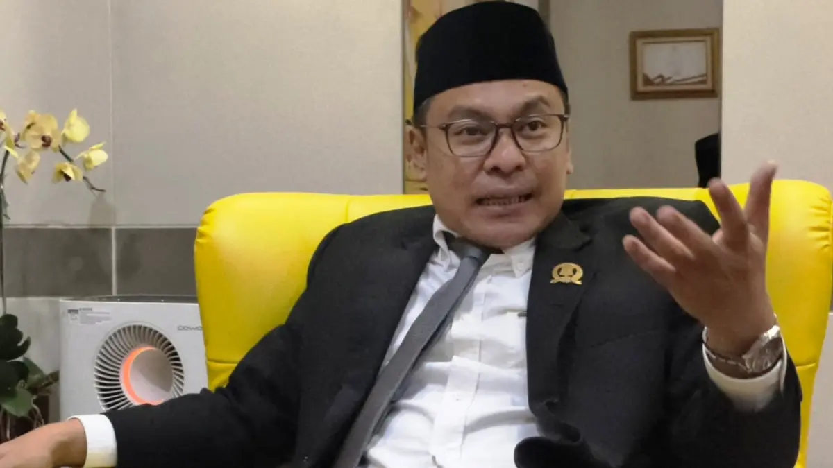 Wakil Ketua DPRD Kota Surabaya Arif Fathoni