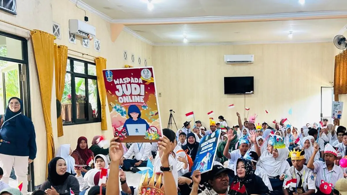 Anak-Anak berkebutuhan khusus menjadi garda depan dalam kampanye anti bullying dan judol. (Rahmat Sudrajat/Radar Surabaya)