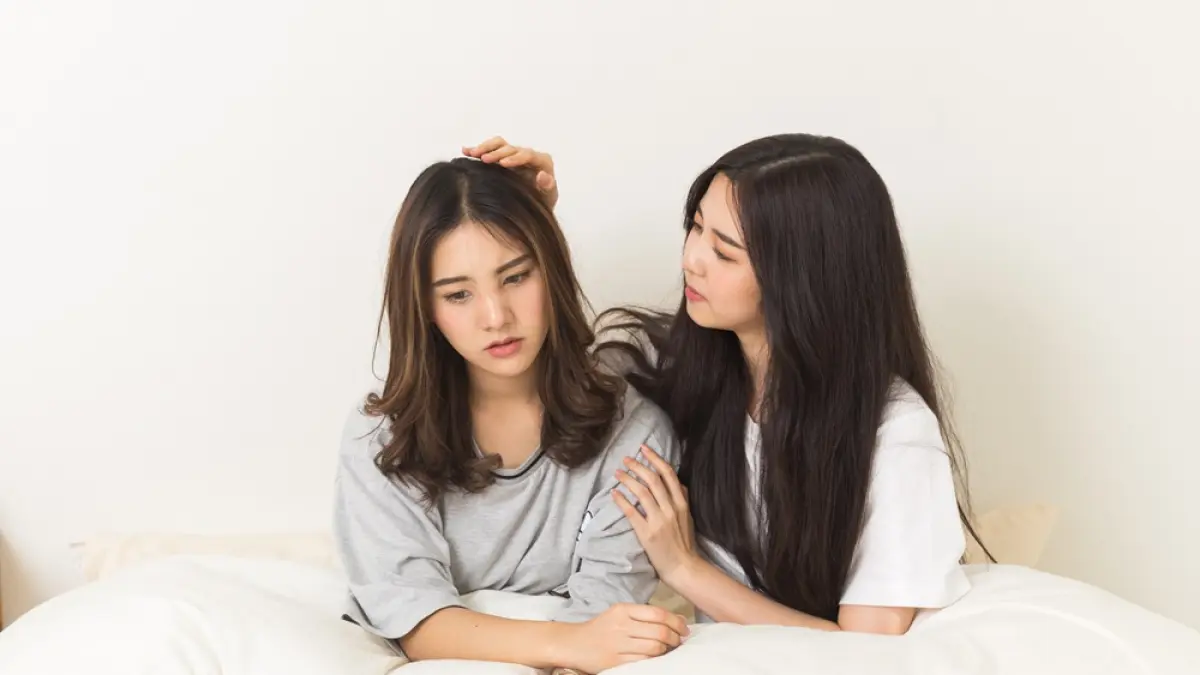 Berbagi cerita kepada orang terdekat dapat menjadi cara menyalurkan emosi. Namun, kebiasaan mengeluh secara berlebihan sebaiknya dihindari karena dapat memengaruhi kesehatan mental. 
 Foto: Ist.