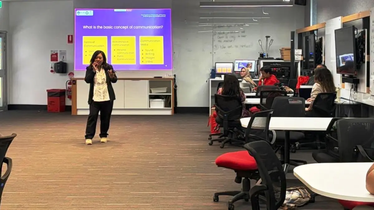 
BERMANFAAT: Kegiatan capacity building mahasiswa Universitas Airlangga dan Griffith University di Gold Coast, Australia.