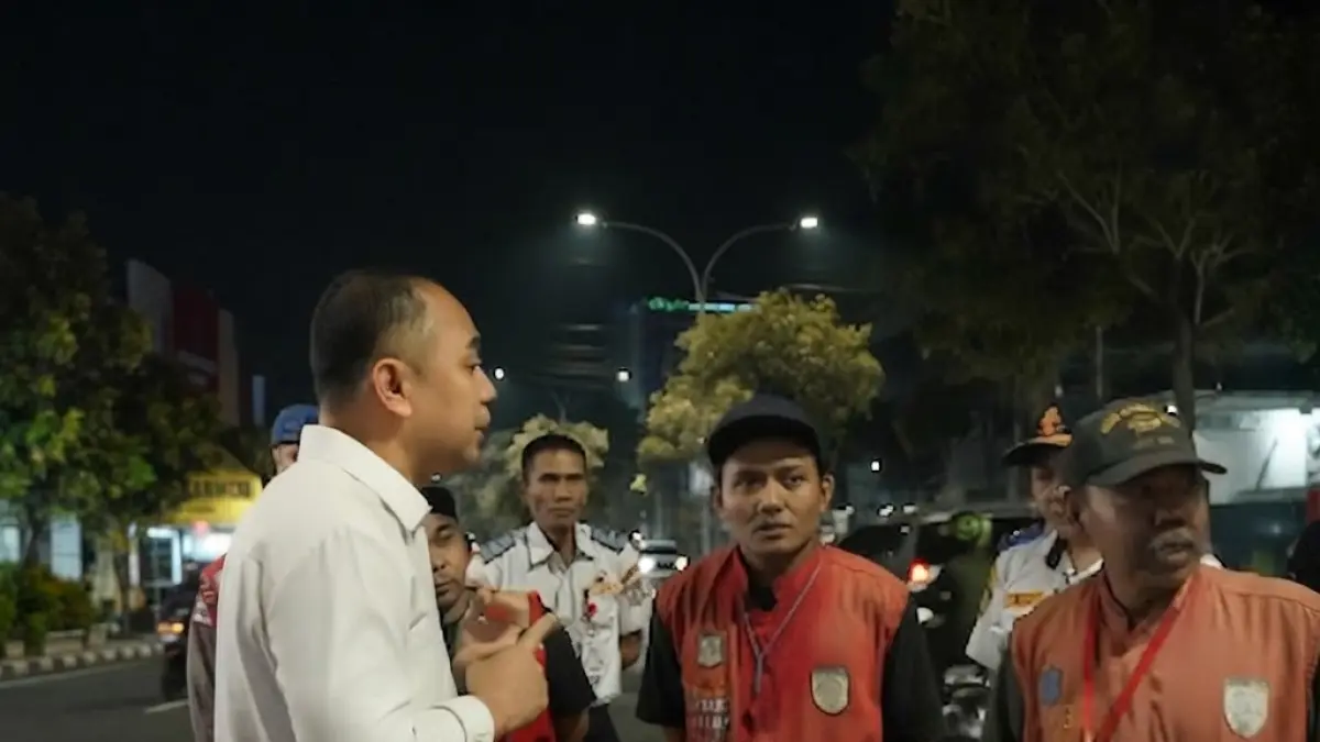Wali Kota Surabaya Eri Cahyadi melakukan sidak di Jalan Kedungdoro Surabaya. (IST)