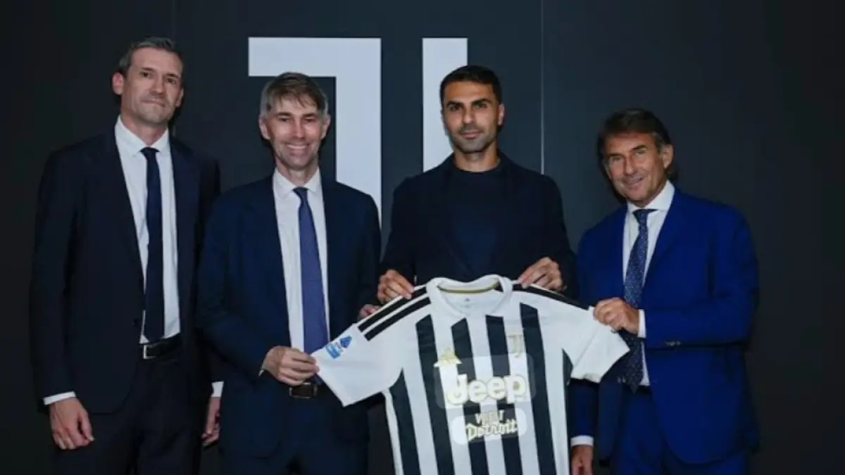 Zeki Celik resmi gabung Juventus hingga 2029.(juventus.com) 