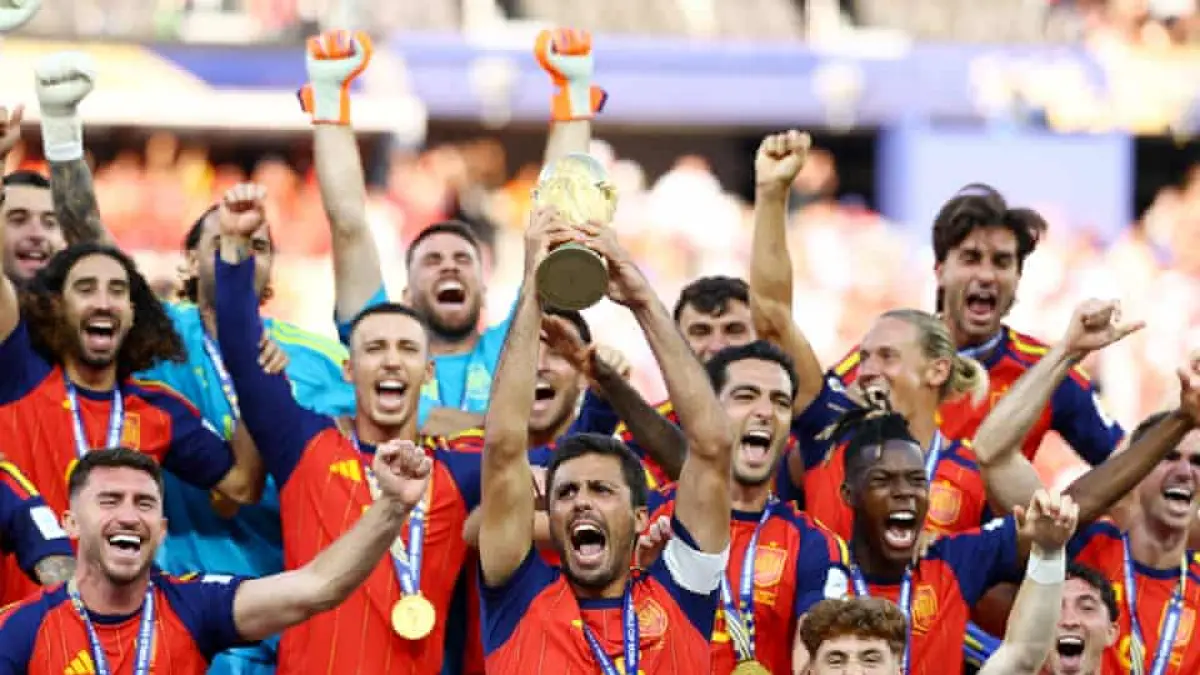 Spanyol menuntaskan penantian 16 tahun menjadi juara dunia setelah terakhir meraihnya pada 2010 lalu di Afrika Selatan. (The Guardian/Kai Pfaffenbach/Reuters) 