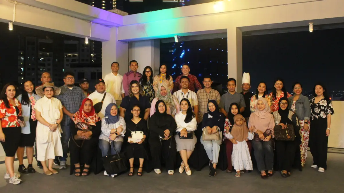 SINERGIS: Swiss-Belinn Tunjungan Surabaya mempererat hubungan dengan para mitra bisnis melalui kegiatan corporate gathering bertajuk "Grill SISUety". 