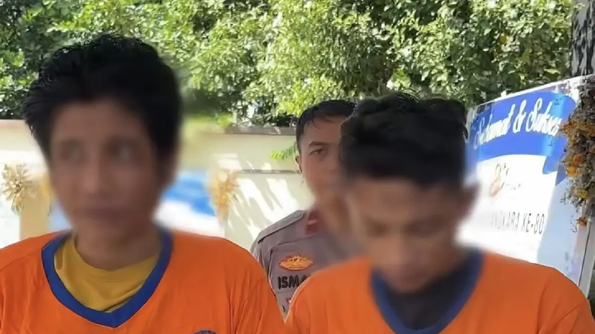 DIKEMBANGKAN: Dua tersangka curanmor diamankan Polsek Rungkut, Surabaya, mengaku menjual motornya ke Madura.(IST/RADAR SURABAYA)