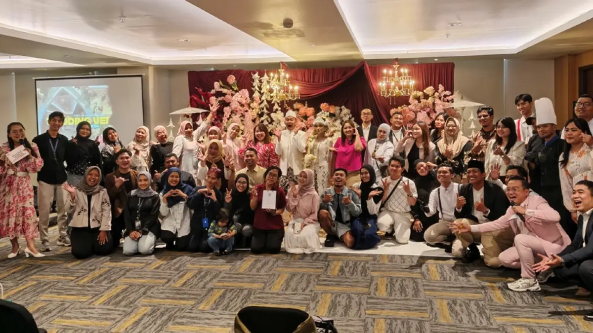 SERU: Para tamu undangan berfoto bersama usai kegiatan Wedding Vendor Gathering 2026. (IST)