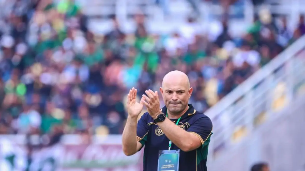 Pelatih Persebaya Bernardo Tavares ingin bangun fondasi tim Persebaya dari Piala Presiden 2026.(Antara)