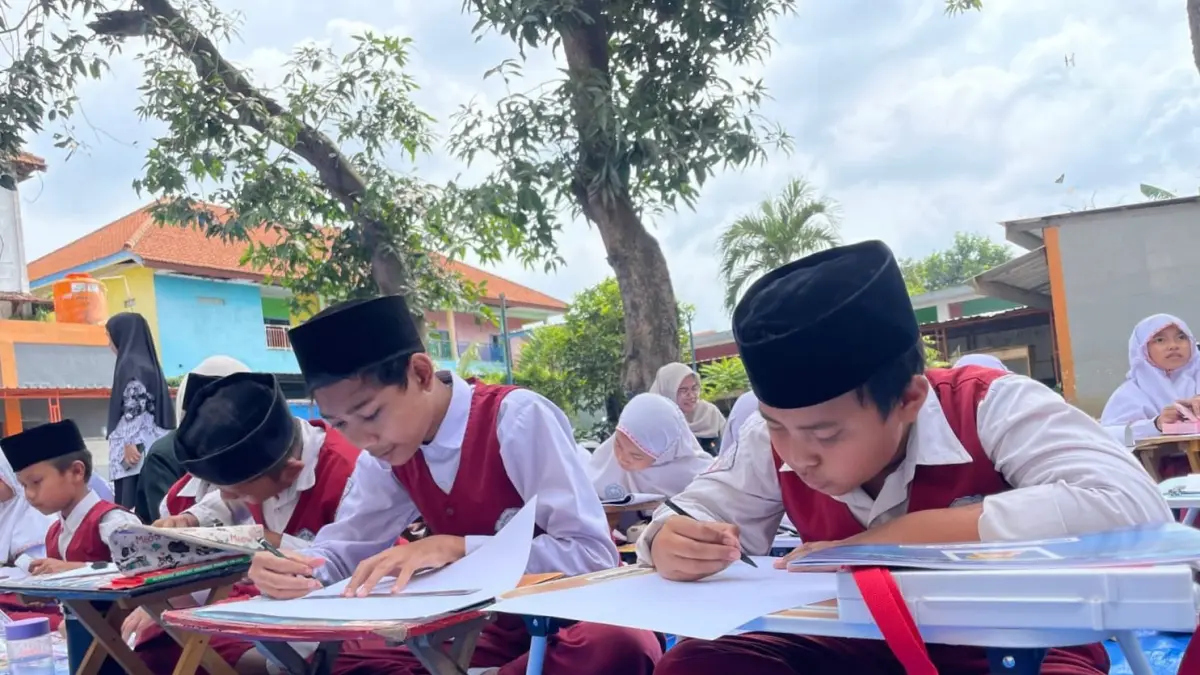 TELATEN: Mendidik anak-anak Gen Alpha saat ini harus responsif. (Rahmat Sudrajat/Radar Surabaya)