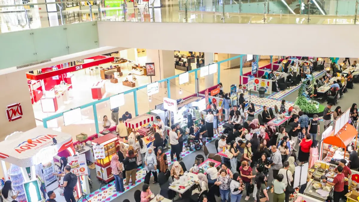 Suasana pameran pasar peranakan yang digelar di Ciputra World Surabaya. (ANDY SATRIA/RADAR SURABAYA)