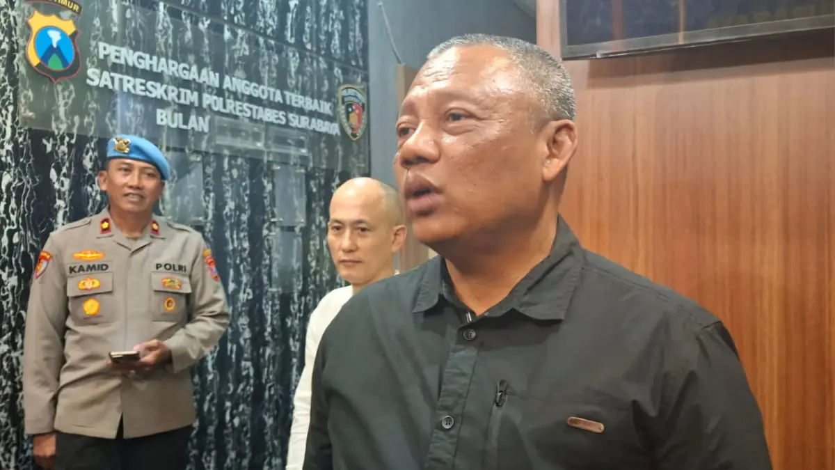 PENYIDIKAN: Kasatreskrim Polrestabes Surabaya AKBP Edy Herwiyanto membenarkan satu pelaku pembacokan terkait bentrok DC dan petugas parkir di Jalan Basuki Rahmat, Surabaya, sudah menyerahkan diri.(MAHRUS/RADAR SURABAYA)