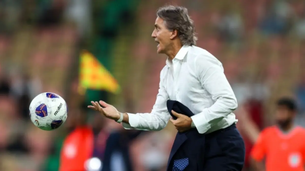 Roberto Mancini comeback tangani Gli Azzurri Italia. (Football Italia) 
