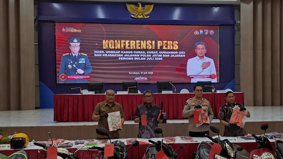 DISITA: Barang bukti yang diamankan Ditreskrimum Polda Jatim usai mengungkap 178 kasus pencurian selama sebulan.(MAHRUS/RADAR SURABAYA)