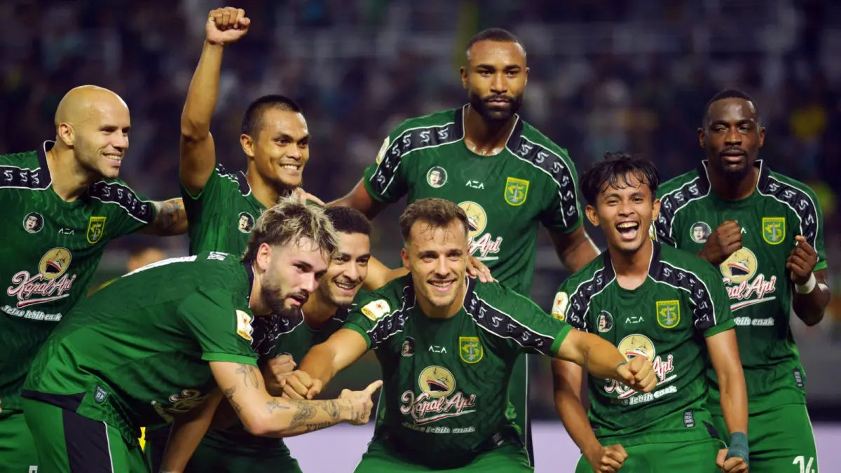 Selebrasi pemain Persebaya usai Alex Martins cetak gol kedua Persebaya. (Andy Satria) 