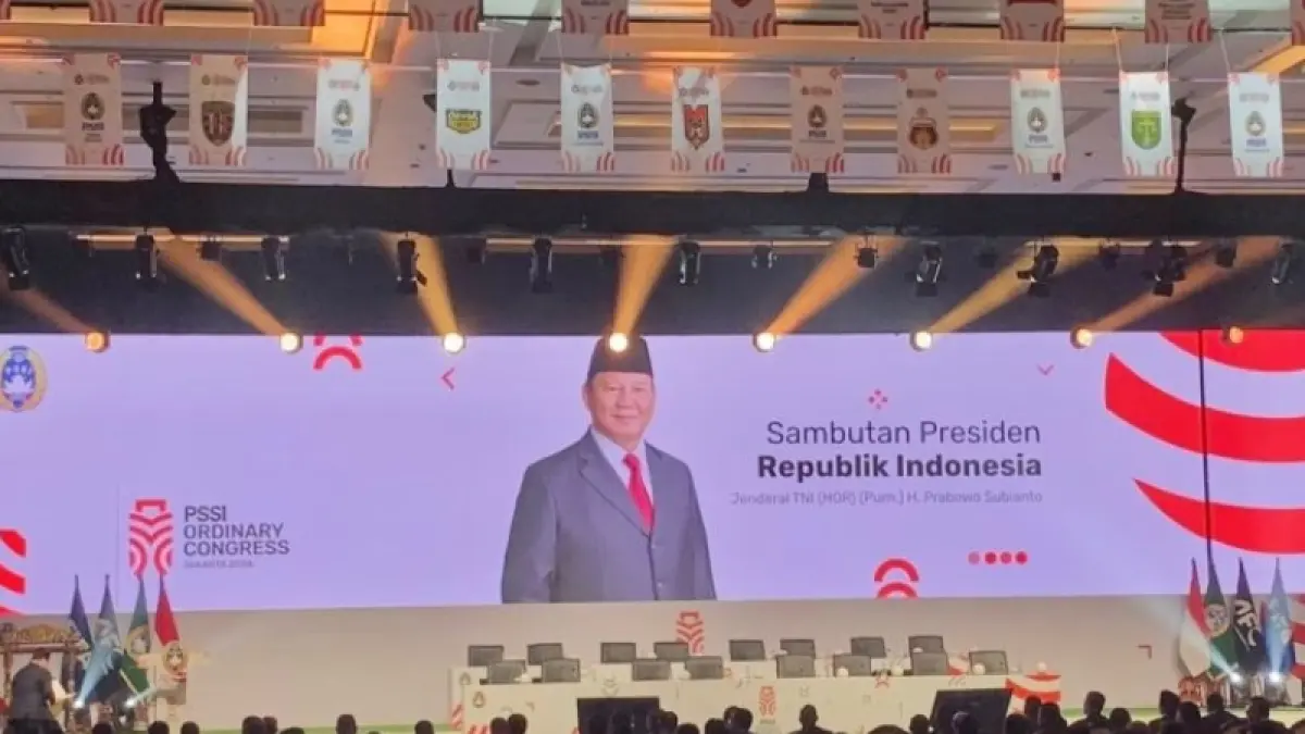Presiden Republik Indonesia Prabowo Subianto memberikan pidato sambutan pembukaan Kongres Biasa PSSI 2026 di Jakarta, Senin (3/8). Pidato Presiden RI itu dibacakan oleh Ketua Umum PSSI Erick Thohir. (ANTARA/Zaro Ezza Syachniar) 
