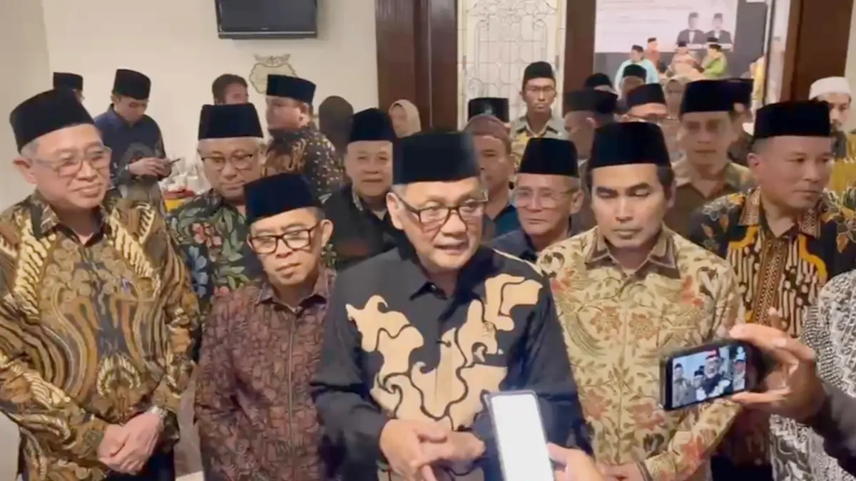 Menteri Haji dan Umrah Mochamad Irfan Yusuf saat membuka Rapat Koordinasi Persiapan Haji 2027 di Kota Batu, Jawa Timur. (Rahmat Sudrajat/Radar Surabaya) 