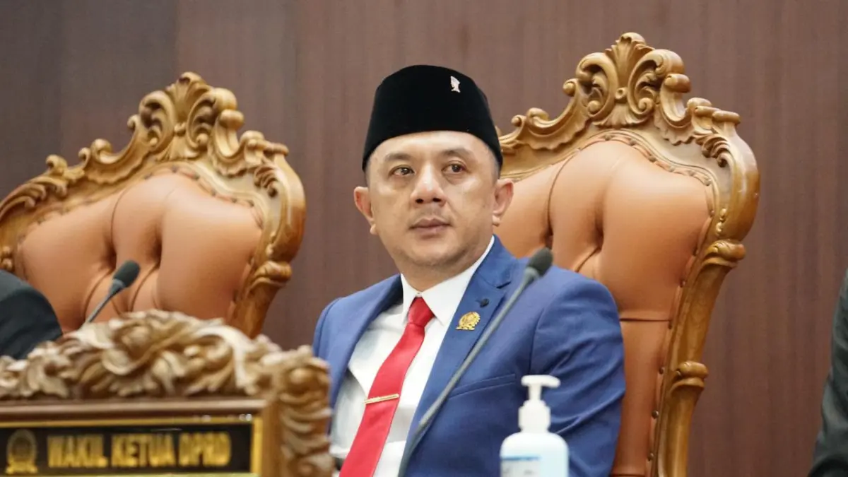 Wakil Ketua DPRD Jawa Timur, Deni Wicaksono