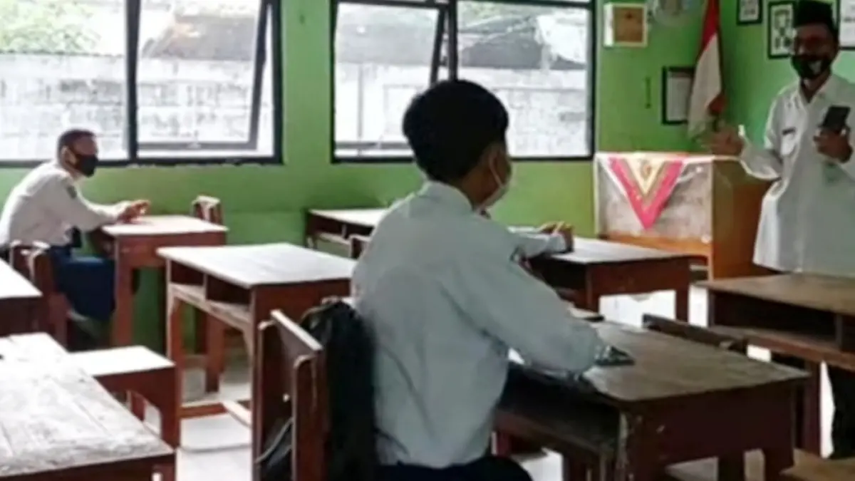 Guru Pendidikan Agama Islam mengikuti pembinaan yang bertujuan memperkuat moderasi beragama, literasi Al-Qur