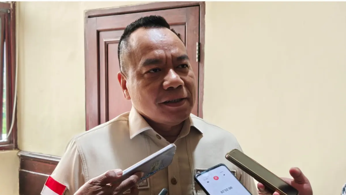 TEGAS: Ketua Komisi A DPRD Surabaya Yona Bagus meminta Inspektorat turun menyelidiki dugaan penipuan loker di Pemkot Surabaya. (IST/RADAR SURABAYA)