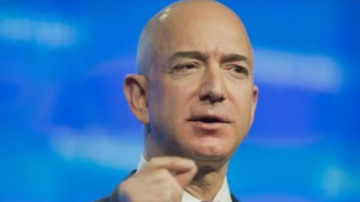 Menunggu investasi Jeff Bezos di Liverpool. (BBC) 