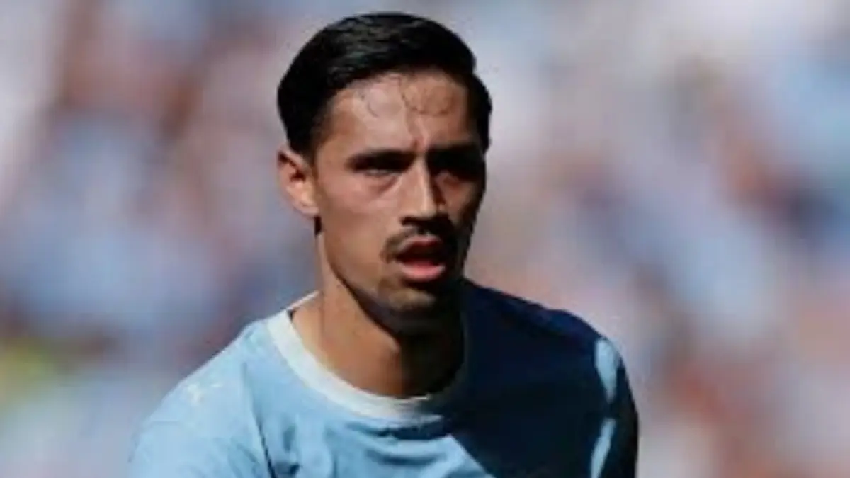 Tijjani Reijnders, dikabarkan akan bergabung dengan klub Arab Saudi, Al-Qadsiah, dengan nilai transfer mencapai £52 juta.. (BBC) 