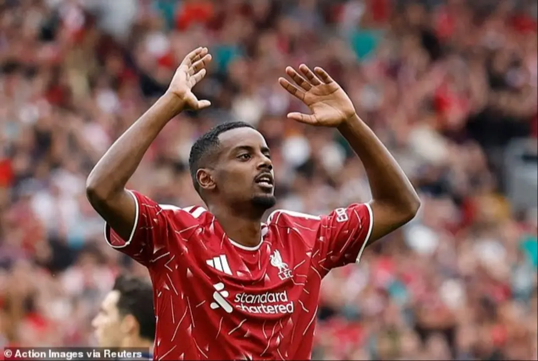 Alexander Isak dalam kondisi siap untuk memulai musim kompetisi 2026/2027.(dailymail) 