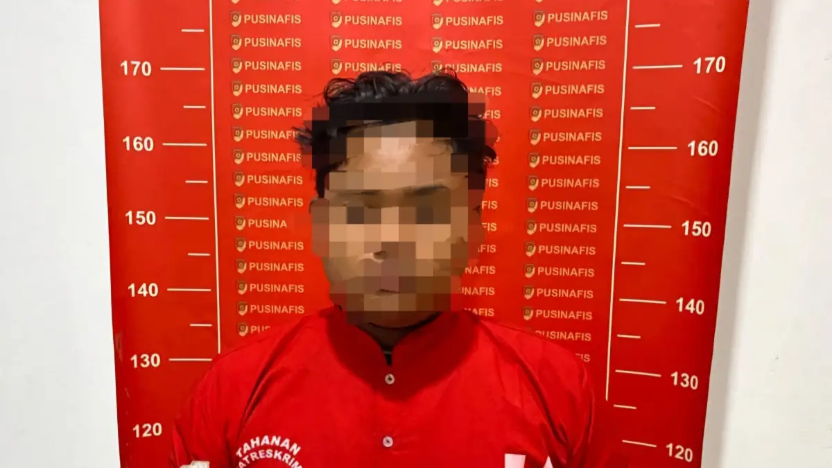 DITANGKAP: Anak pemilik panti asuhan di Jalan Sari Tama, Surabaya, ditangkap usai rudapaksa penghuni yang masih anak di bawah umur dan penyandang tuna netra. (IST/RADAR SURABAYA)