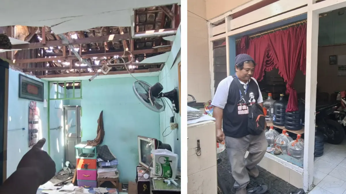 AMBROL : Ketua RT 06 RW 10 Kertajaya Buyung menunjukkan kondisi plafon rumah Kholis yang ambrol usai terdampak ledakan tabung gas di Jalan Juwingan, Surabaya, Kamis (20/8). Tiga rumah warga terdampak (foto kanan).(MAHRUS/RADAR SURABAYA)