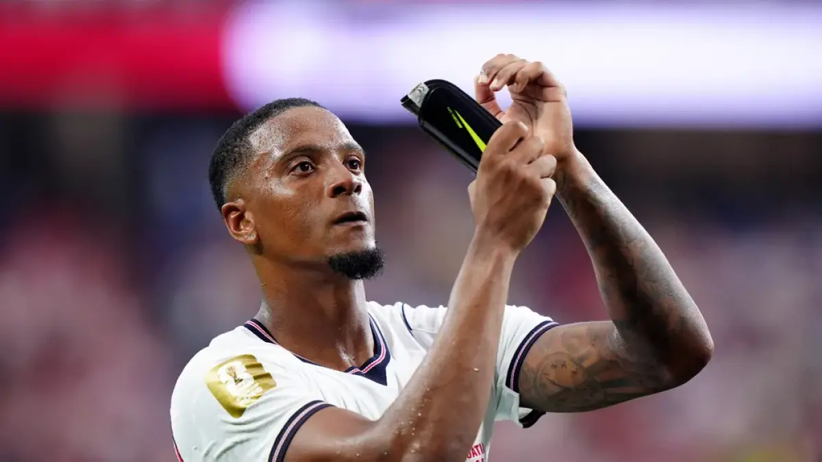 Ezri Konsa jadi andalan baru Arsenal si kini belakang. (Sportmole) 