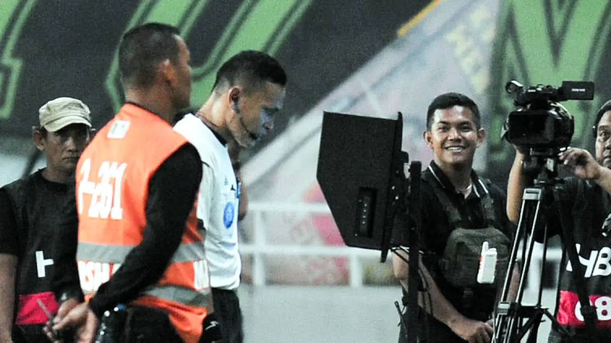 Dengan menghadirkan VAR pada semifinal dan final, Soekarno Cup 2026 menunjukkan keseriusan dalam meningkatkan standar kompetisi sepak bola usia muda.