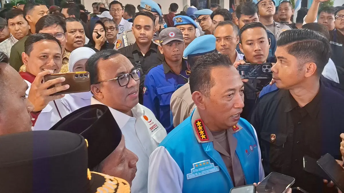 GERAK CEPAT: Kapolri Jenderal Polisi Listyo Sigit Prabowo mengungkapkan pihaknya sudah mengamankan beberapa orang terkait kebakaran hutan di Kalimantan.(MAHRUS/RADAR SURABAYA)