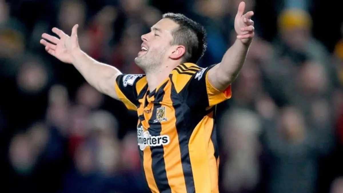 Semi Ajayi, pemain pertama Hull City yang cetak gol ke gawang Manchester United di Liga Primer Inggris sejak Matty Fryatt melakukannya pada 2014.