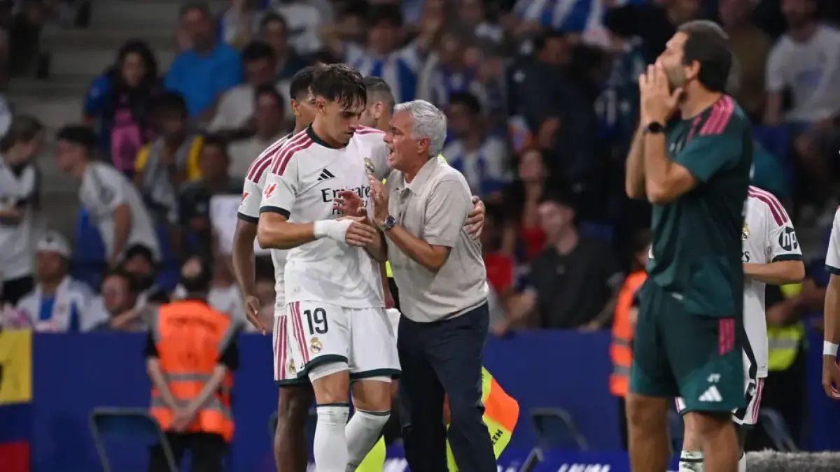 Carlos Espi membawa Joseon Mourinho raih poin penuh perdana di La Liga 2016/2027.(BBC) 