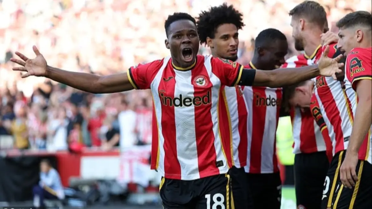 Rekrutan baru Brentford senilai £41 juta, Mamadou Sangare, tampil gemilang saat menghadapi Tottenham.(dailymail) 