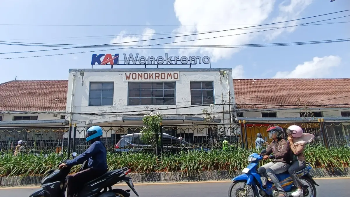 Stasiun Surabaya Wonokromo sangat bersejarah. (ANDY SATRIA/RADAR SURABAYA)