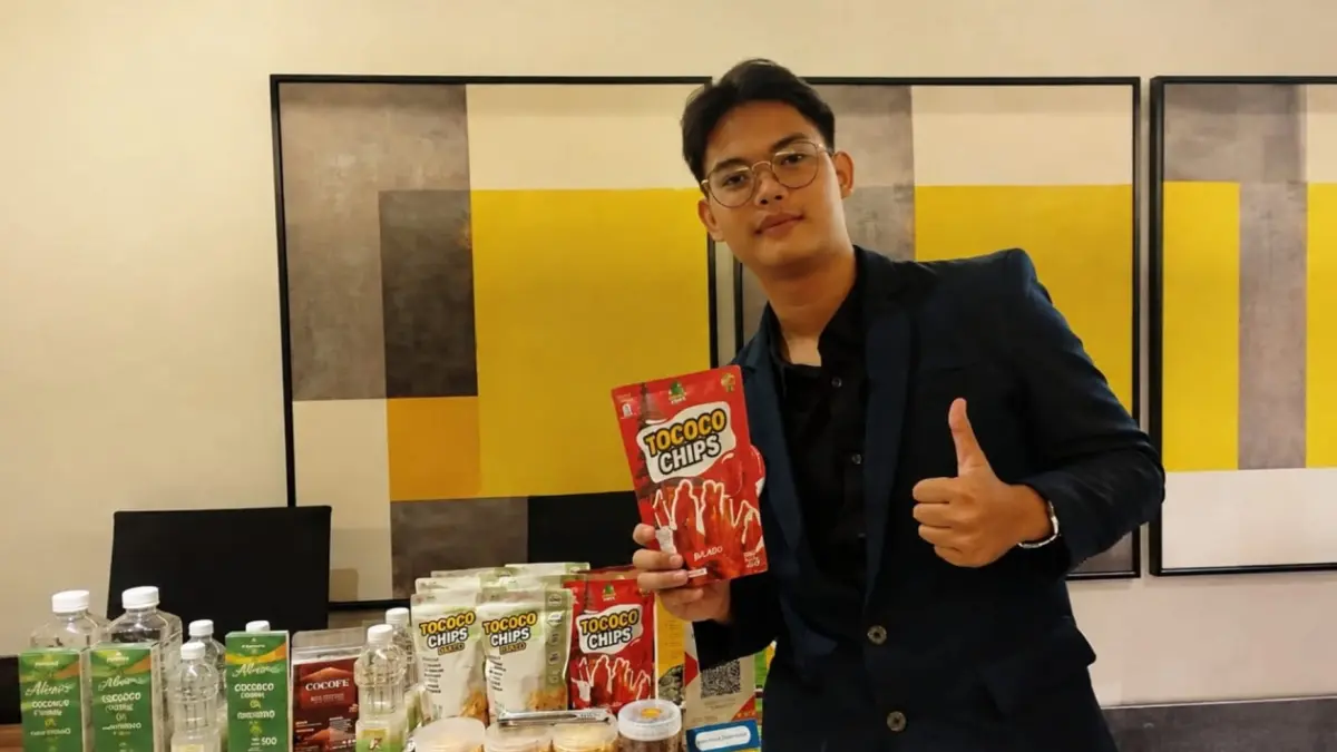 Alfito membangun Tococo Indonesia yang menawarkan produk olahan kelapa, seperti chips dan baked coconut snack. 
