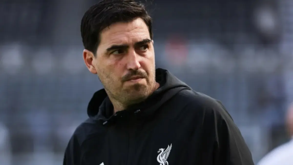 Andoni Iraola masih punya pekerjaan besar bersama Liverpool. (Sportmole) 