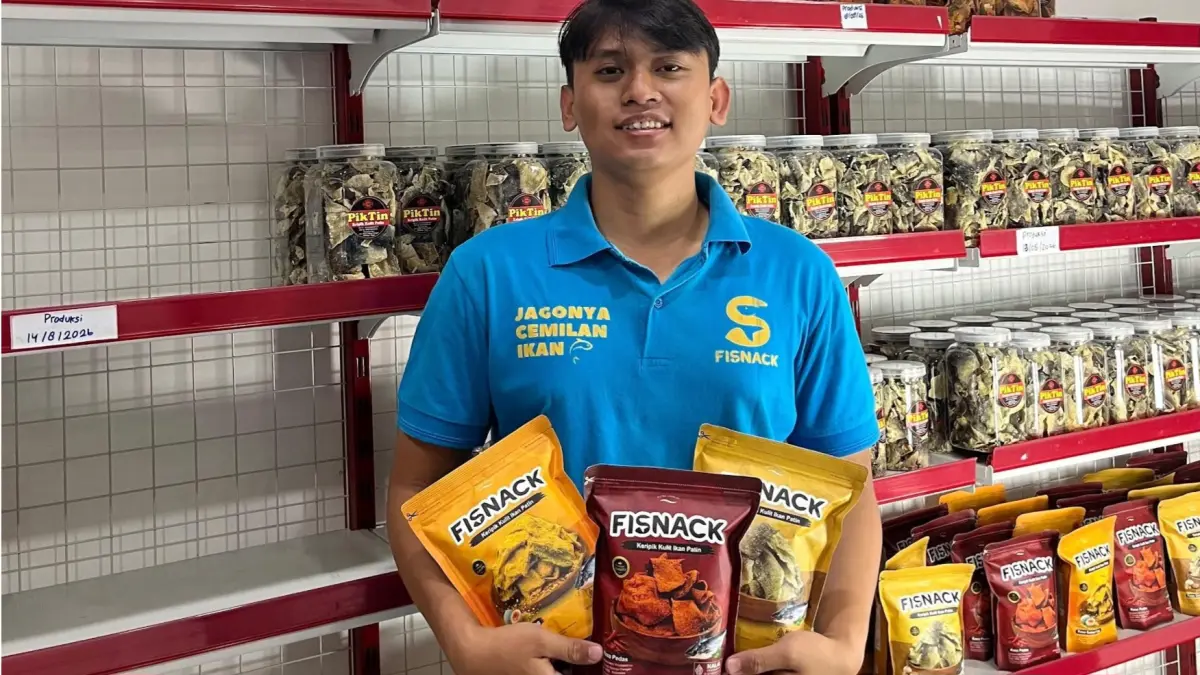 Denta mengembangkan Fisnack sebagai brand camilan ikan lokal yang renyah, gurih, tidak amis, tidak menggulung, dan tidak berminyak.
