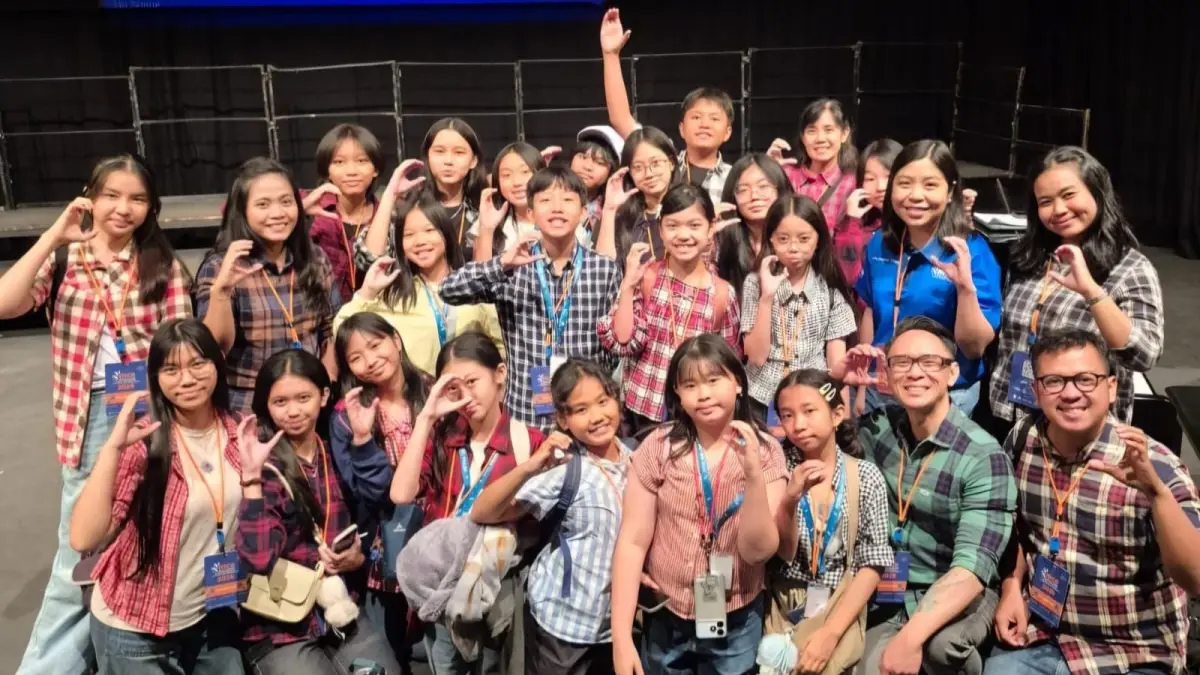MEMPERKAYA HARMONI: Petra Children Choir (PCC) berkesempatan mengikuti Choral Workshop bersama Dr. Beverly Shangkuan-Cheng, asal Filipina. Kesempatan berharga ini menjadi bagian penting dalam perjalanan PCC di MCE 2026.(IST/RADAR SURABAYA)