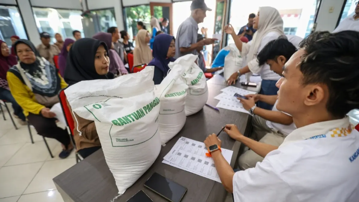 Program bantuan pangan beras tersebut menyasar 184.313 Kelompok Penerima Manfaat (KPM) di Kota Surabaya. (Pemkot Surabaya) 