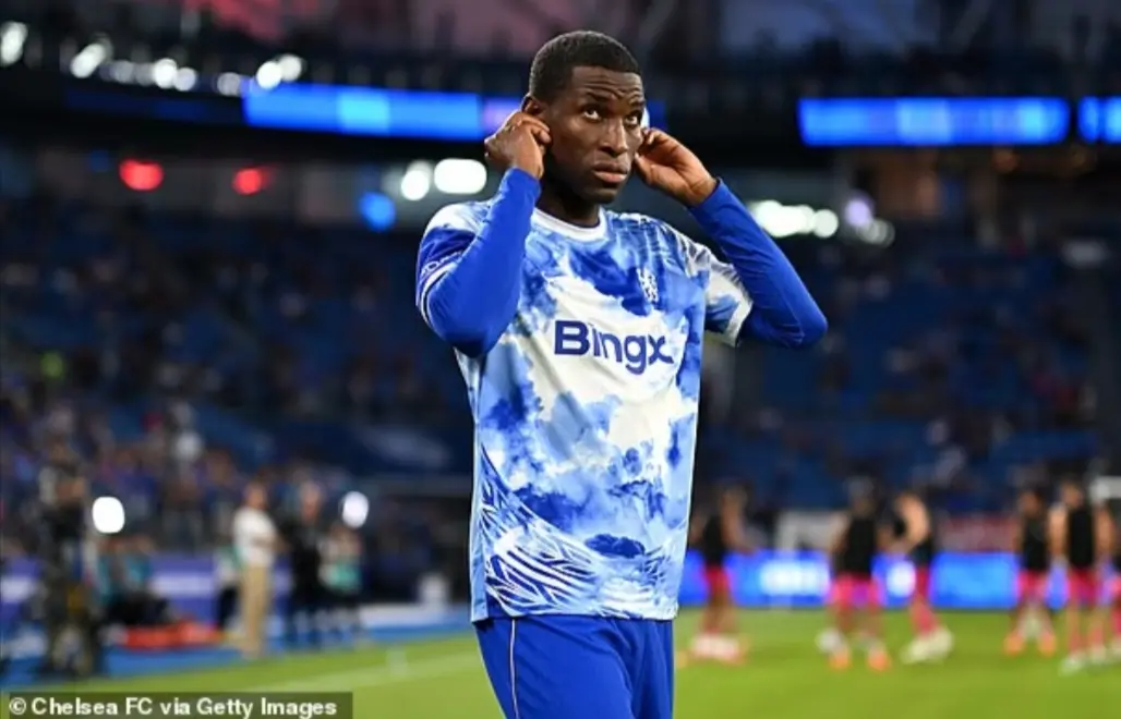 Nicolas Jackson akan kembali dilatih Unai Emery. (Dailymail) 