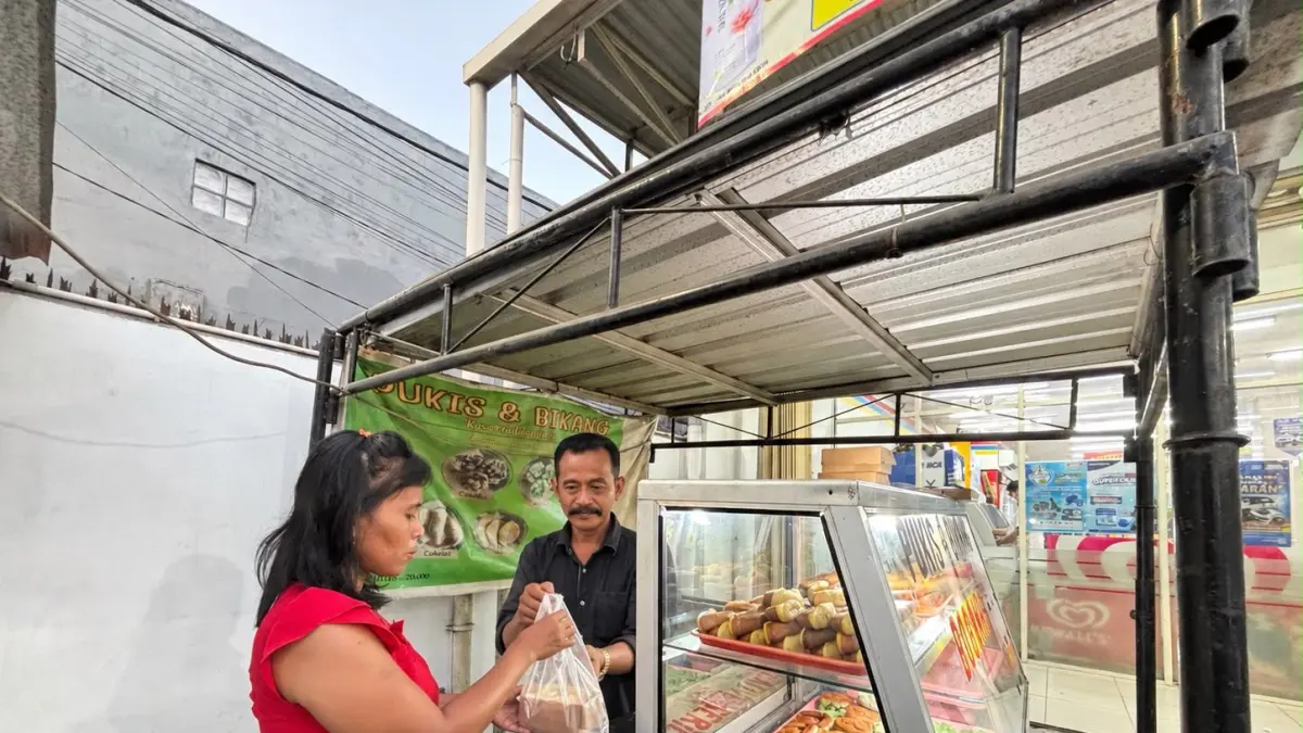 Kuswinarno bergabung sebagai Mitra UMKM Teras Indomaret. Usahanya terus berkembang. (IST) 