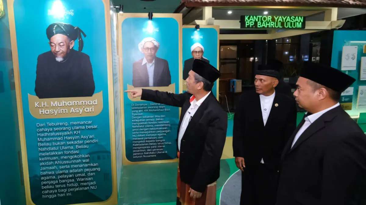 SOWAN: Presiden PKS dan Ketua DPW PKS Jatim saat hadir di Muktamar ke-35 NU yang digelar di Jombang.(IST/RADAR SURABAYA)