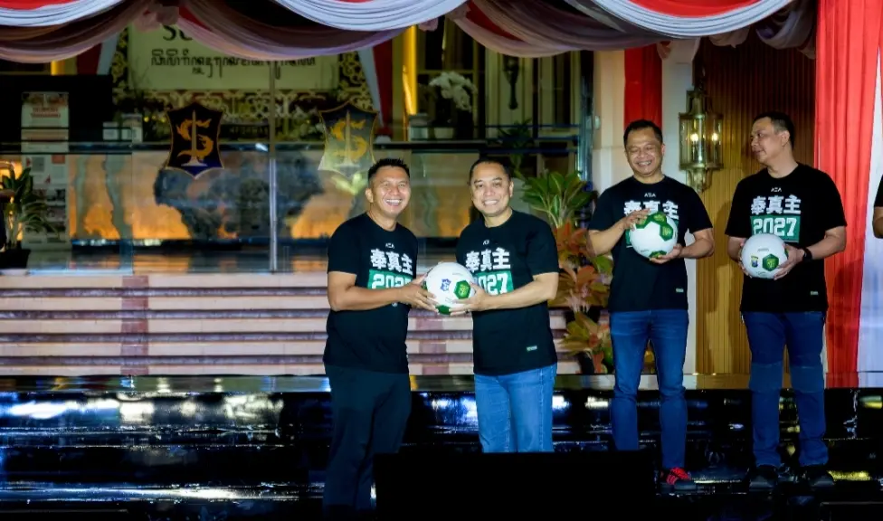 Azrul Ananda dan Wali Kota Eri Cahyadi. (Persebaya) 